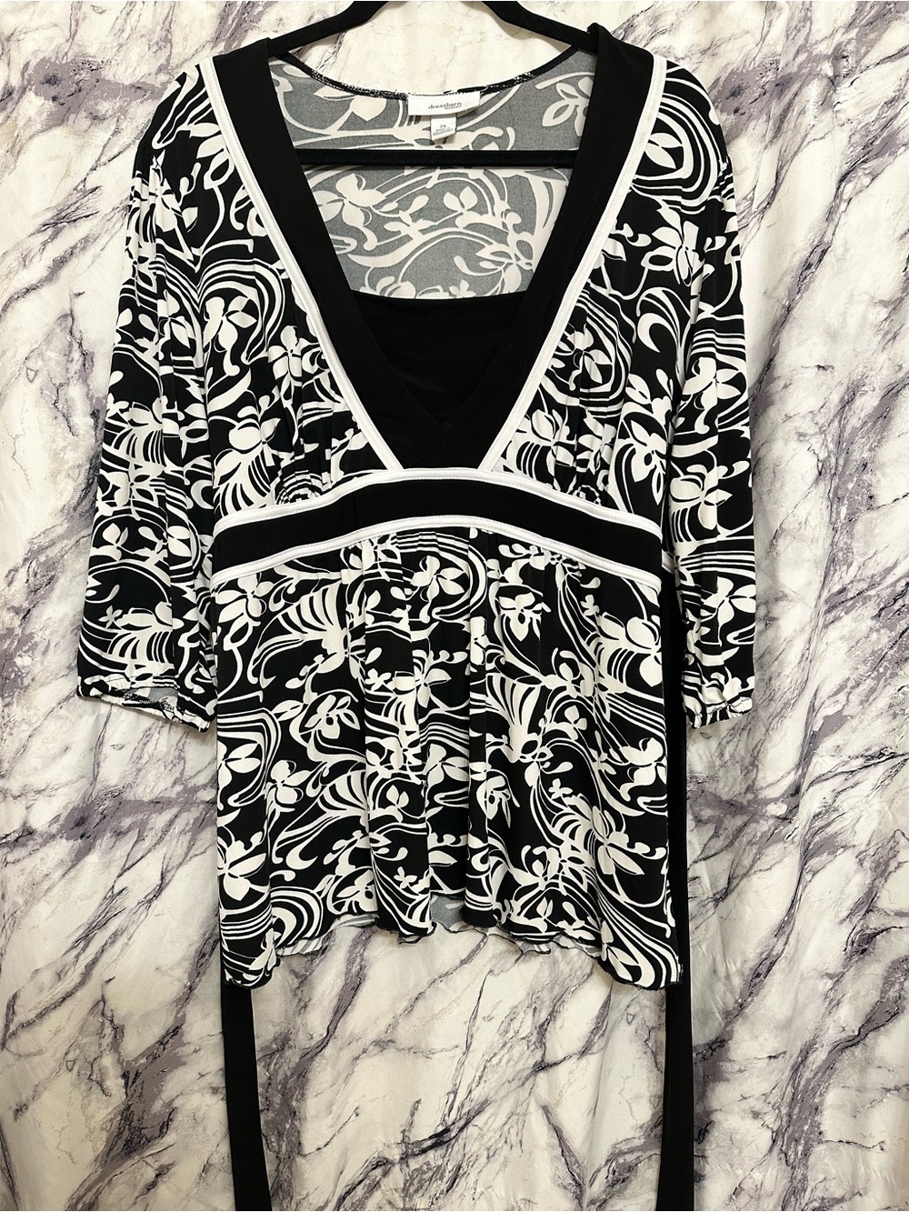 Dressbarn - Black & White V-Neck Floral Tie-Back Tunic - 2X